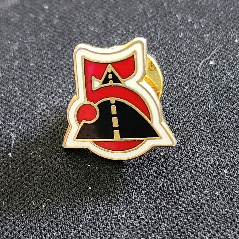 Autozone 5 Year Loyalty Lapel Pin Employee Service Red/White/Black Gold Tone